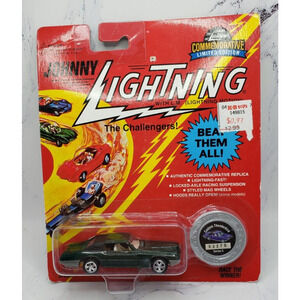 Johnny Lightning The Challengers Custom Thunderbird Diecast Green